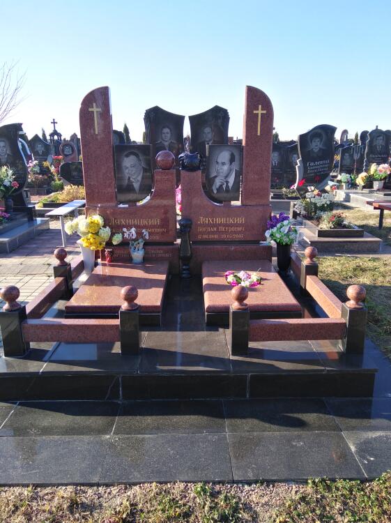 Гранитный памятник 00081