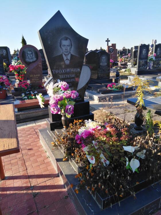 Гранитный памятник 00098