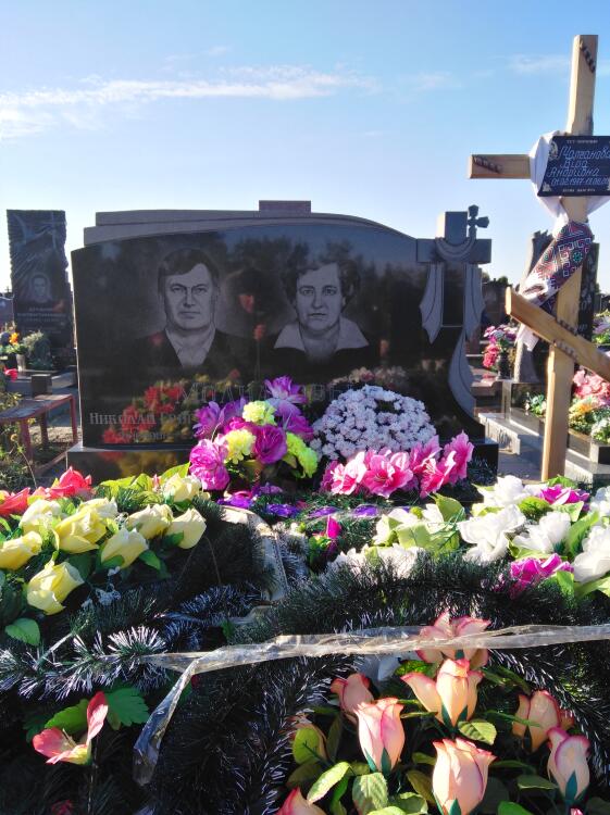 Гранитный памятник 000104