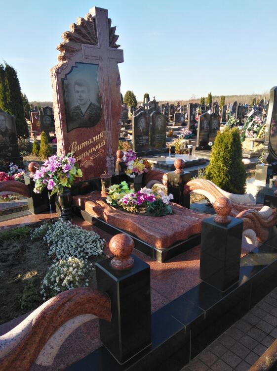 Гранитный памятник 000119