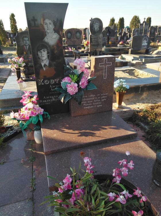 Гранитный памятник 000124