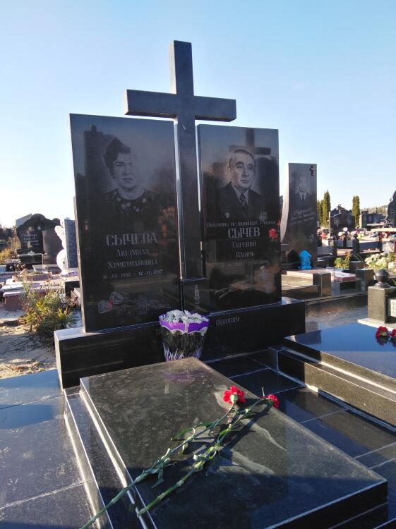 Гранитный памятник 000131