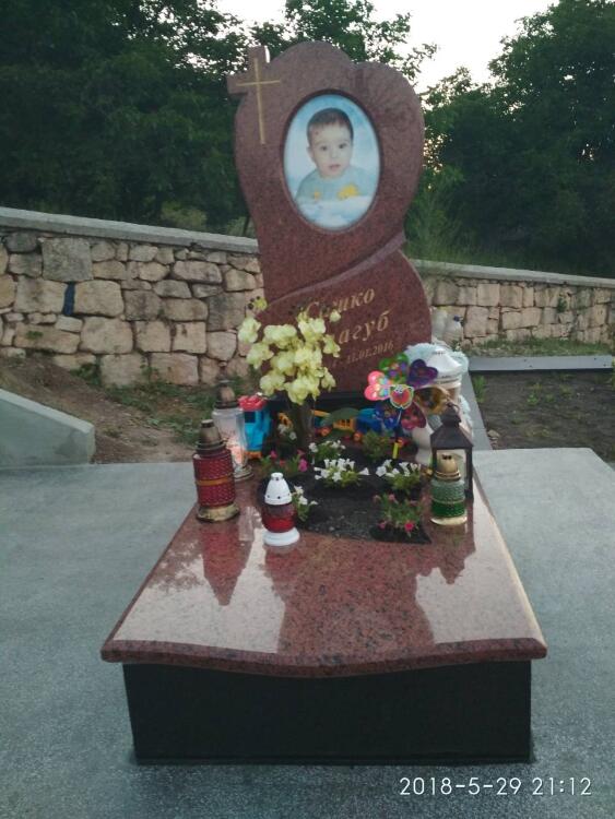 Гранитный памятник 000137