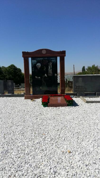 Гранитный памятник 000141