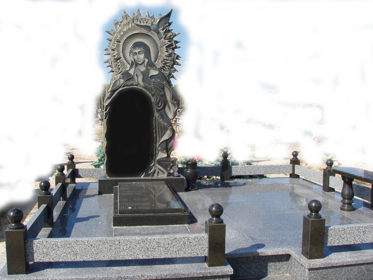 0004Гранитный памятник0004
