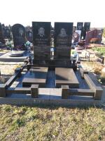 00066Гранитный памятник00066