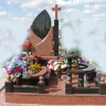 00026Гранитный памятник00026