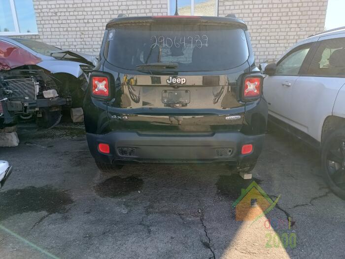 Кроссовер Jeep Renegade 4x4 (США, под ремонт).(11700$)
